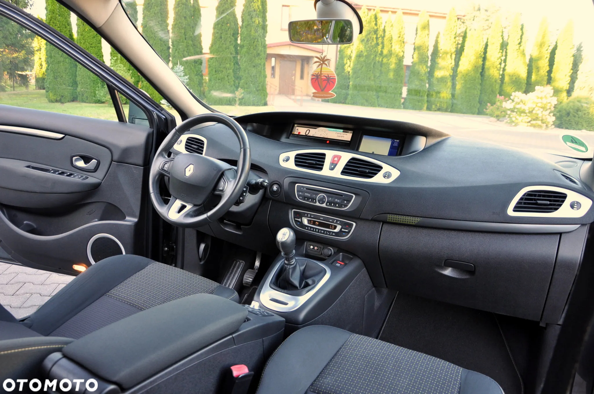 Renault Scenic 1.9 dCi Bose Edition - 24