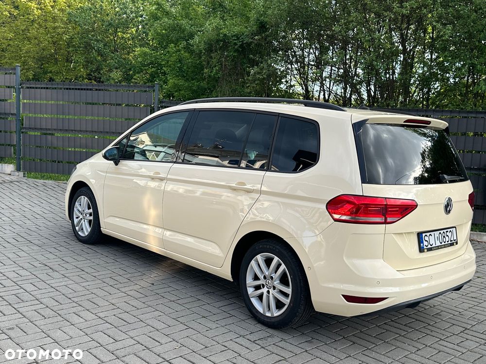 Volkswagen Touran - 8
