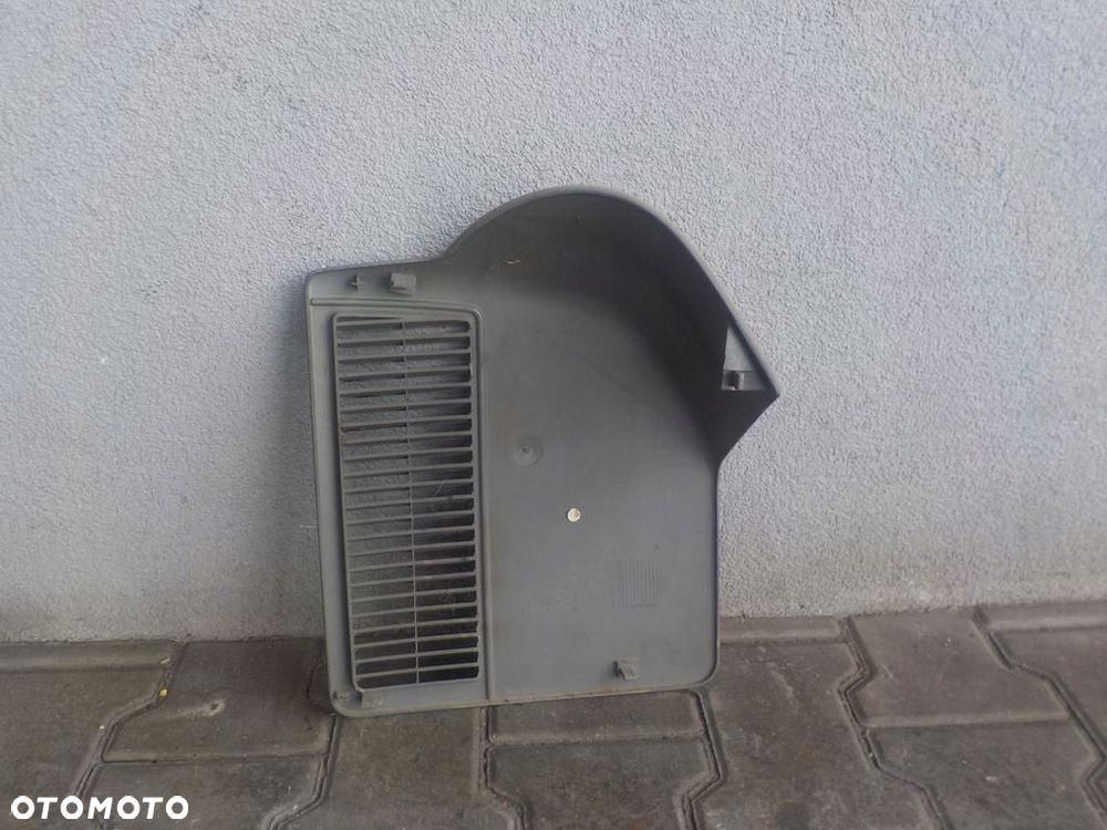 VW T5 ZAŚLEPKA PLASTIK TAPICERKI PRAWEJ TYLNEJ - 3