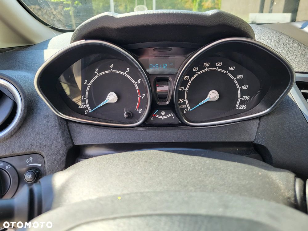 Ford Fiesta 1.4 Trend - 11