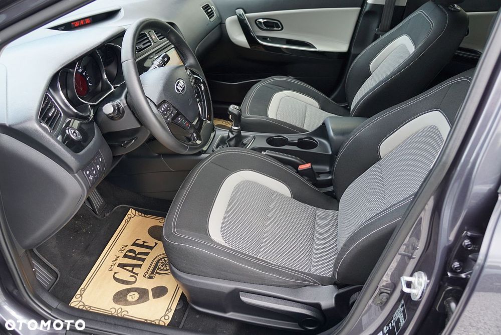 Kia Ceed 1.4 CVVT Dream Team Edition - 11
