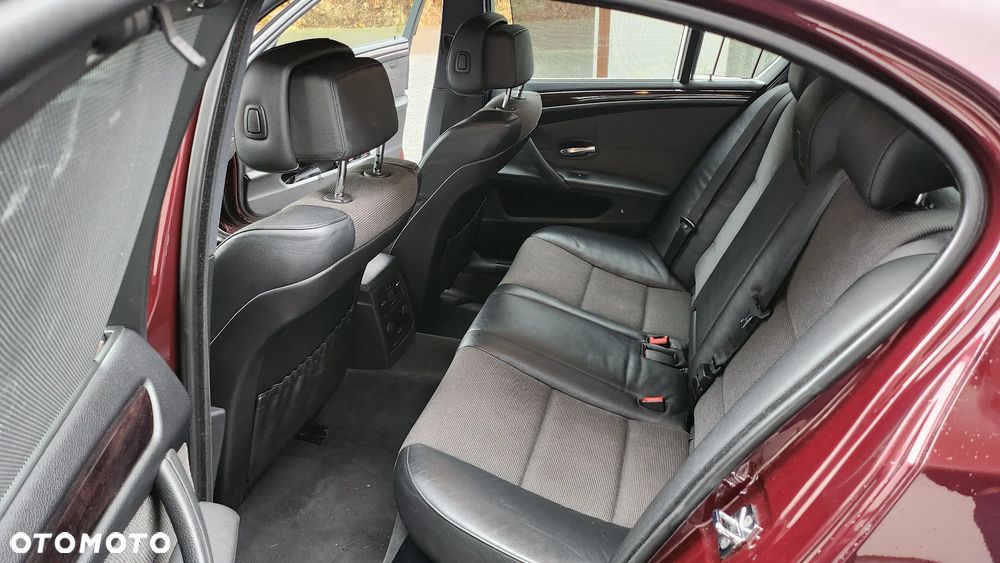 BMW Seria 5 525xd - 12