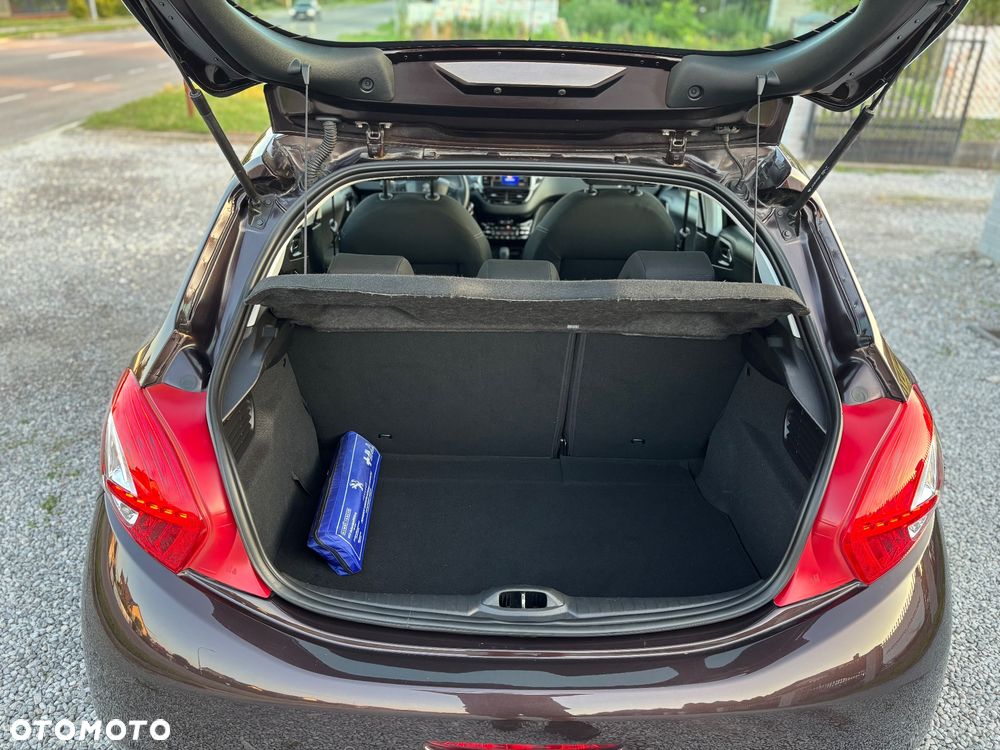 Peugeot 208 - 19