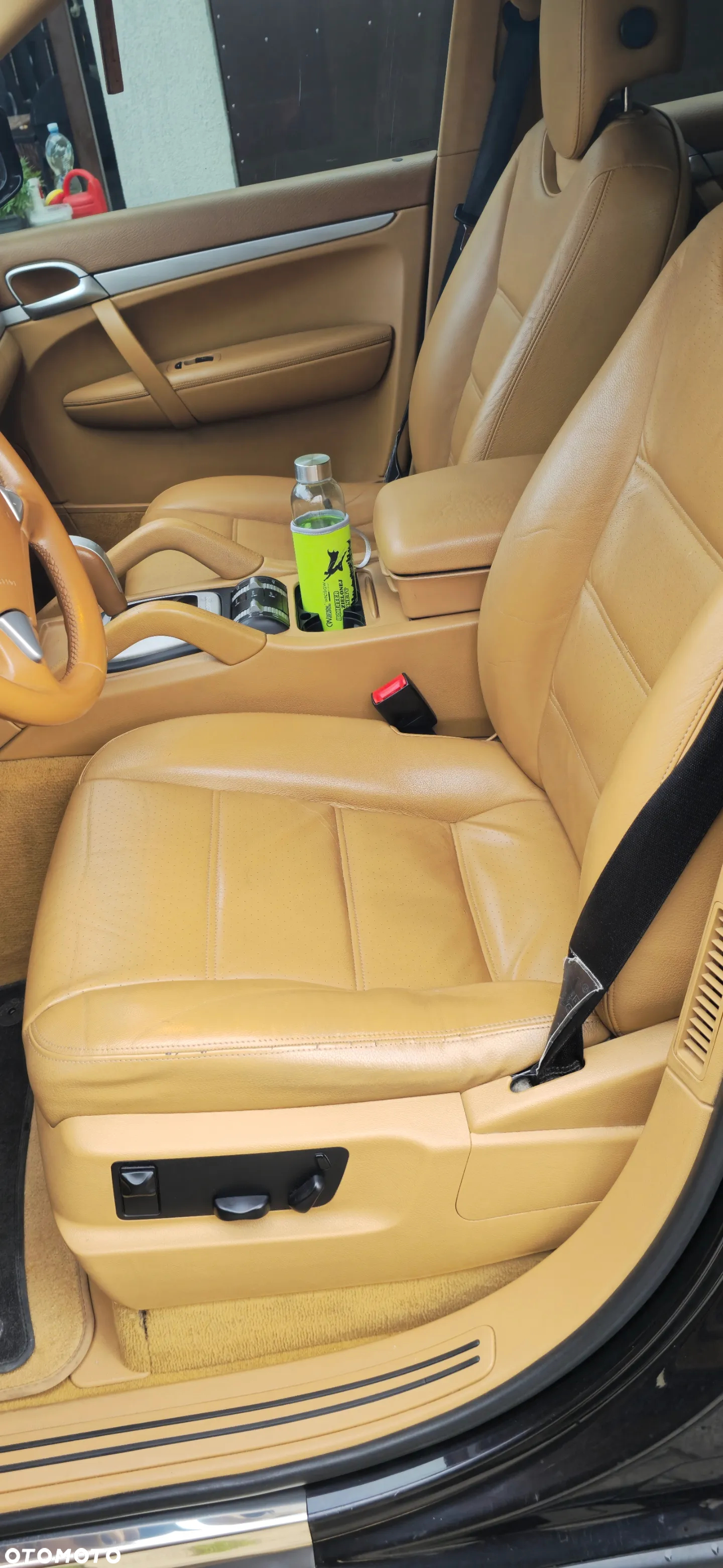 Porsche Cayenne - 19