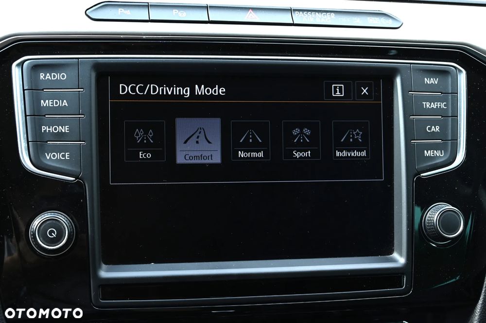 Volkswagen Passat 2.0 TDI Bi-Turbo BMT 4Mot Highline DSG - 32