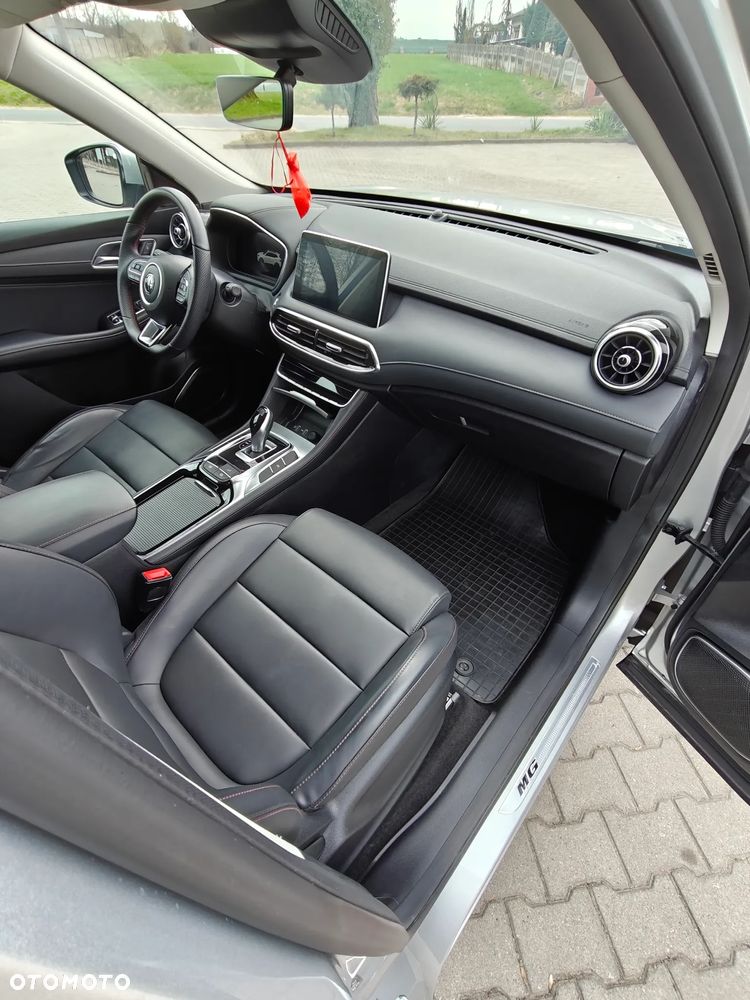 MG HS 1.5 T-GDI Excite DCT - 24