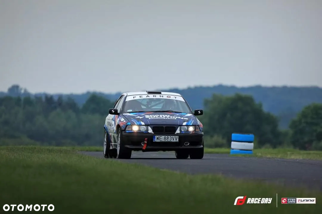 BMW Seria 3 320i - 28