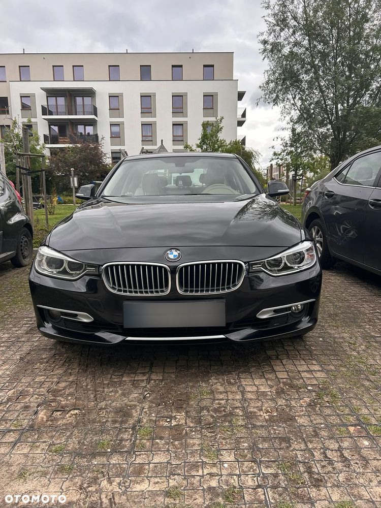 BMW Seria 3 320i - 8