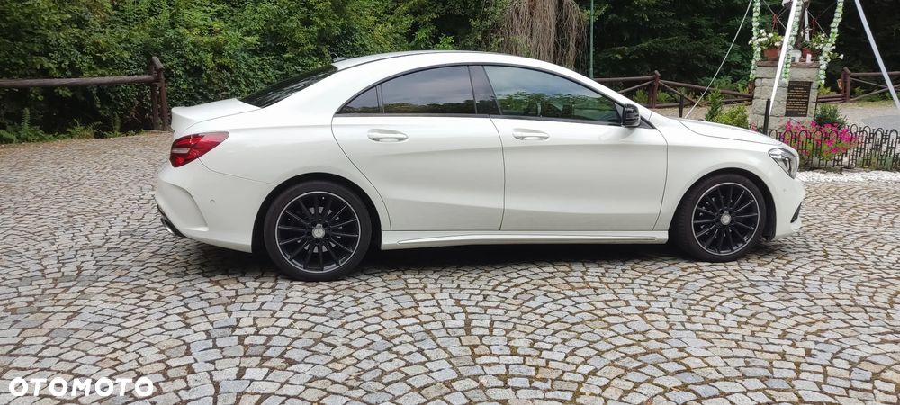 Mercedes-Benz CLA 180 AMG Line - 24