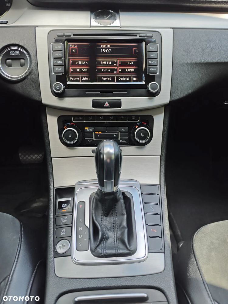 Volkswagen Passat 2.0 TDI Highline DSG - 23