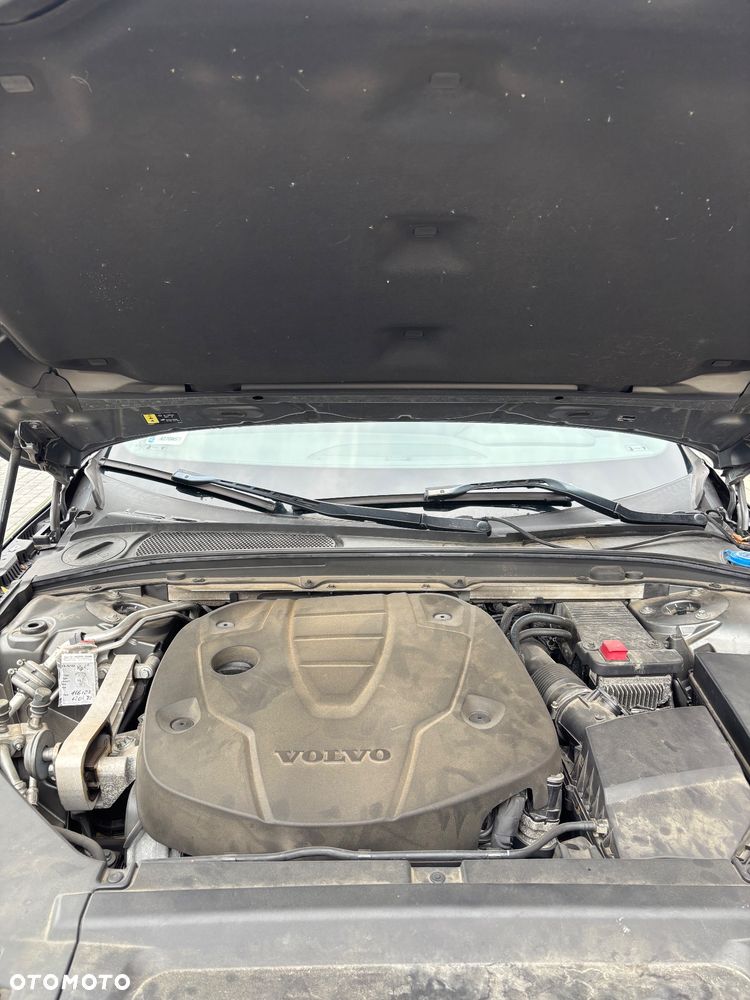 Volvo V90 D5 AWD Momentum - 34