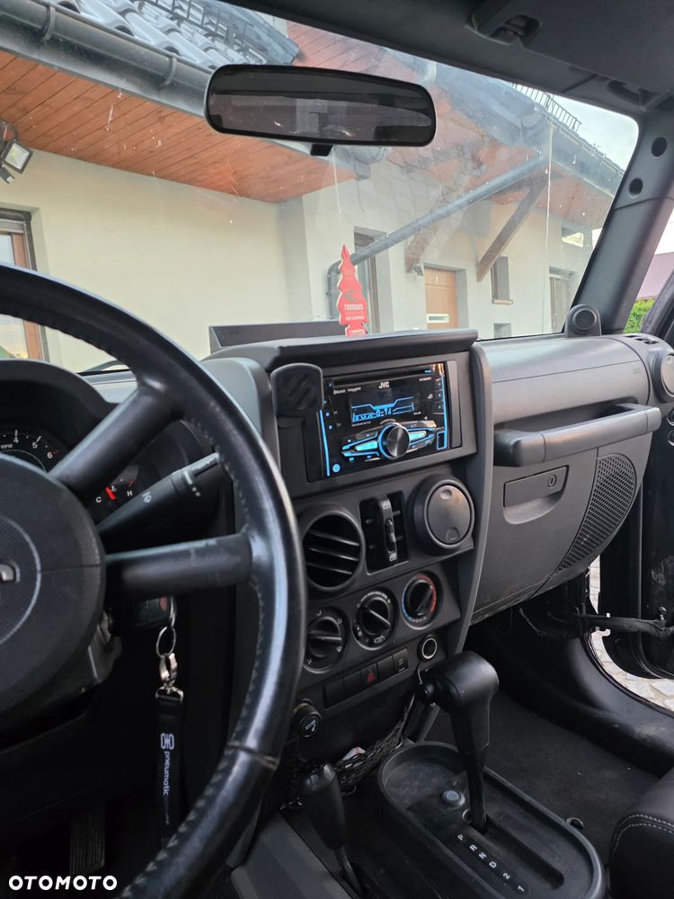 Jeep Wrangler Unlimited 3.8 Sahara - 11