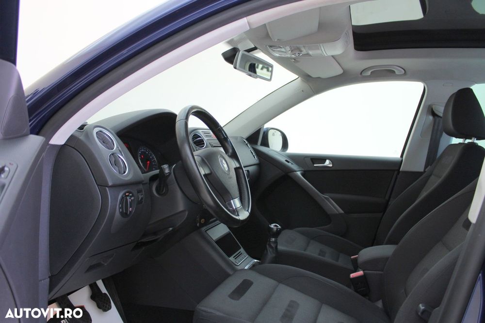 Volkswagen Tiguan - 12