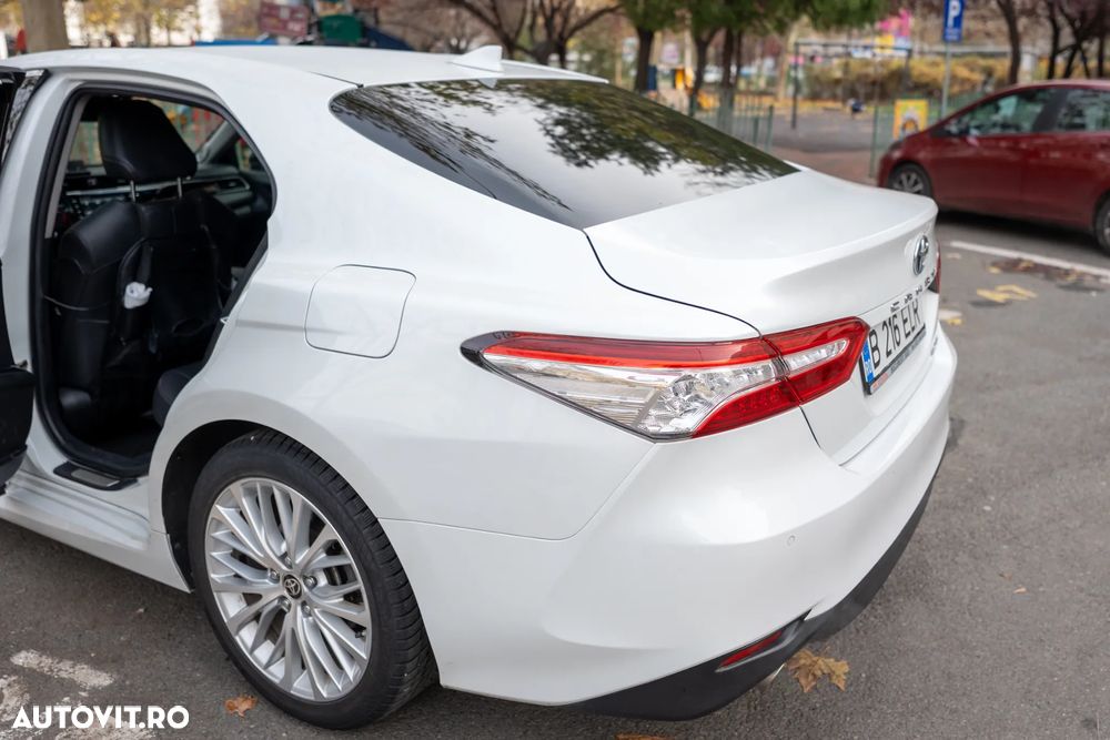 Toyota Camry 2.5 Hybrid Exclusive - 9