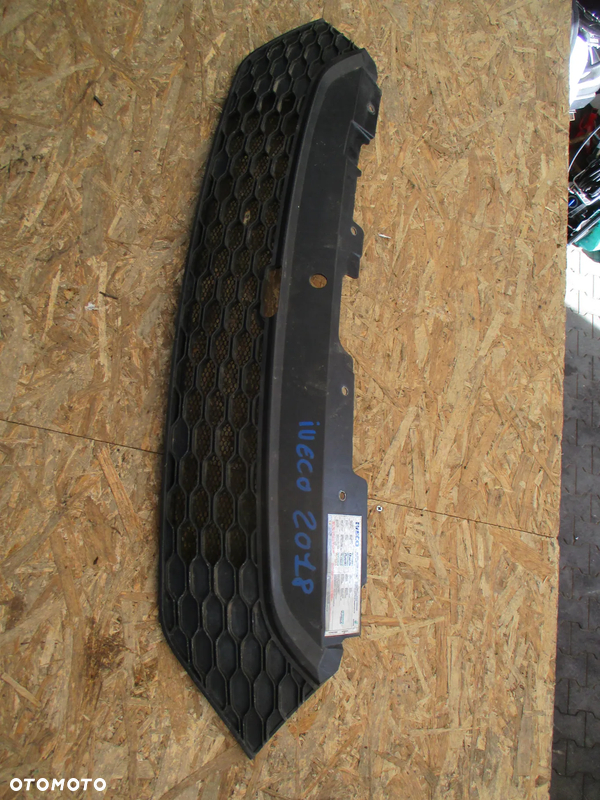 IVECO DAILY VI 2014-2019 ATRAPA GRILL 5801587018 ORYGINAŁ