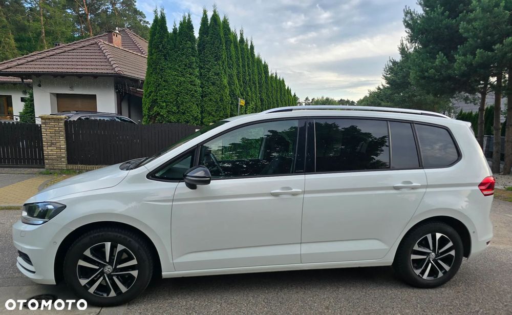 Volkswagen Touran 1.6 TDI SCR IQ.DRIVE - 2