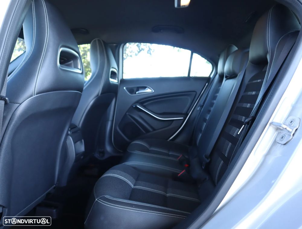 Mercedes-Benz A 180 d Urban - 23