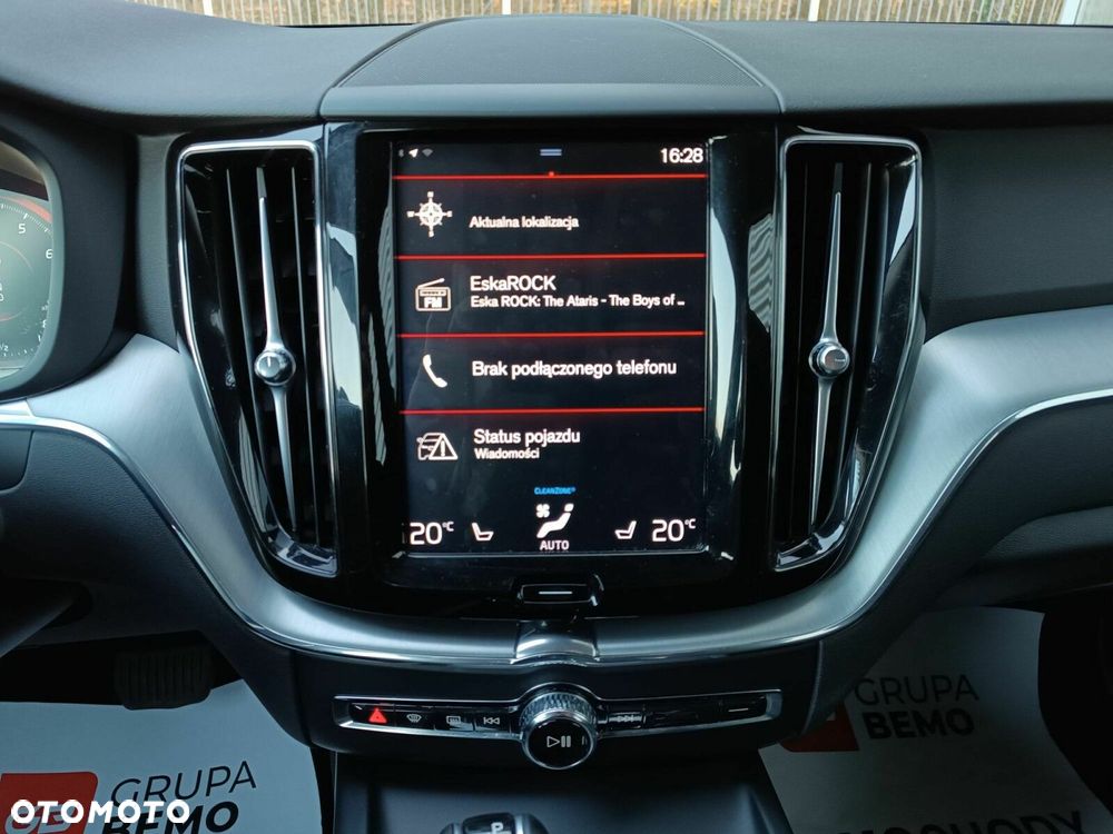 Volvo XC 60 T4 Momentum Pro - 17