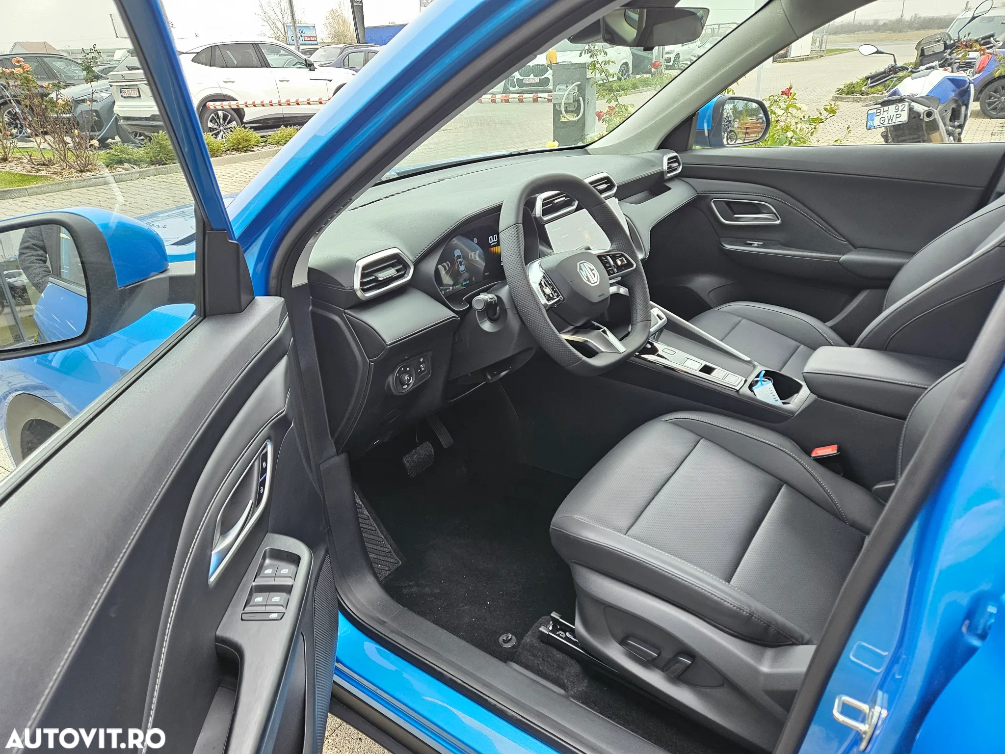 MG ZS HEV - 12