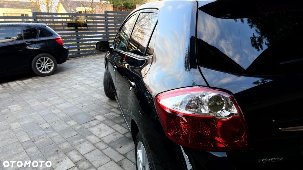 Toyota Auris 1.6 Executive - 19