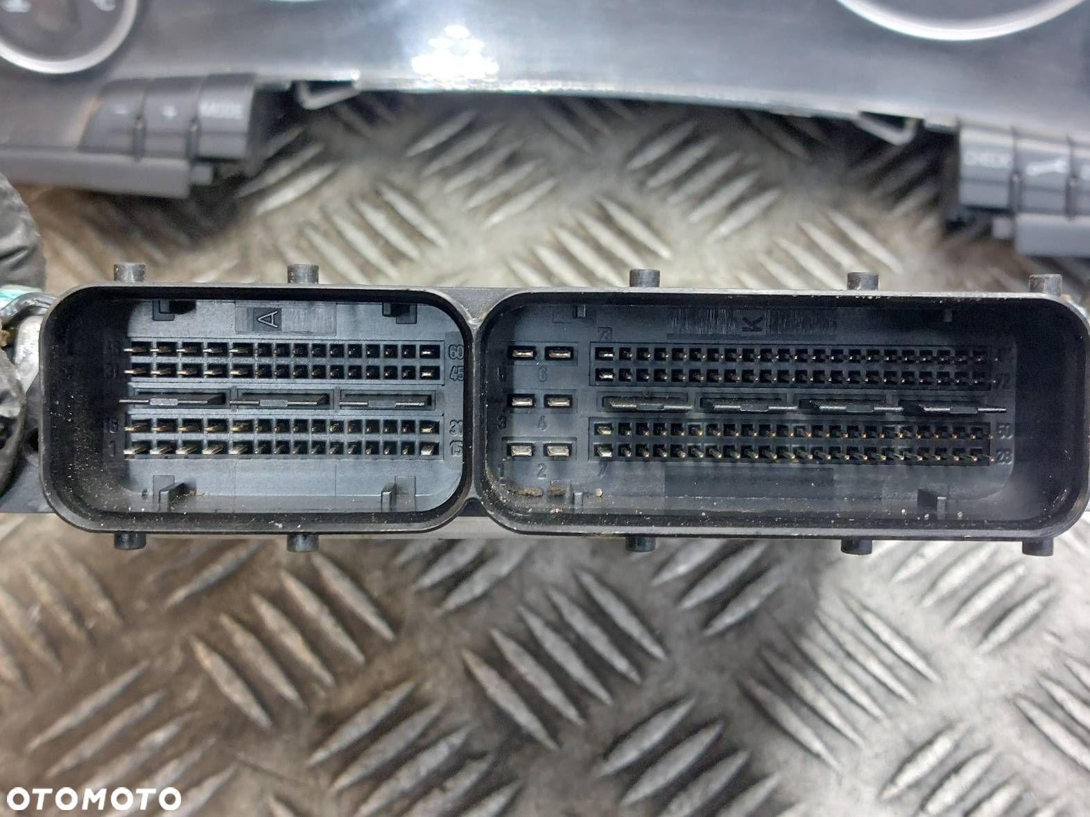 ZESTAW STARTOWY AUDI A4 B7 3.0 TDI AUTOMAT 8E0907401AJ 8E0910401E - 3