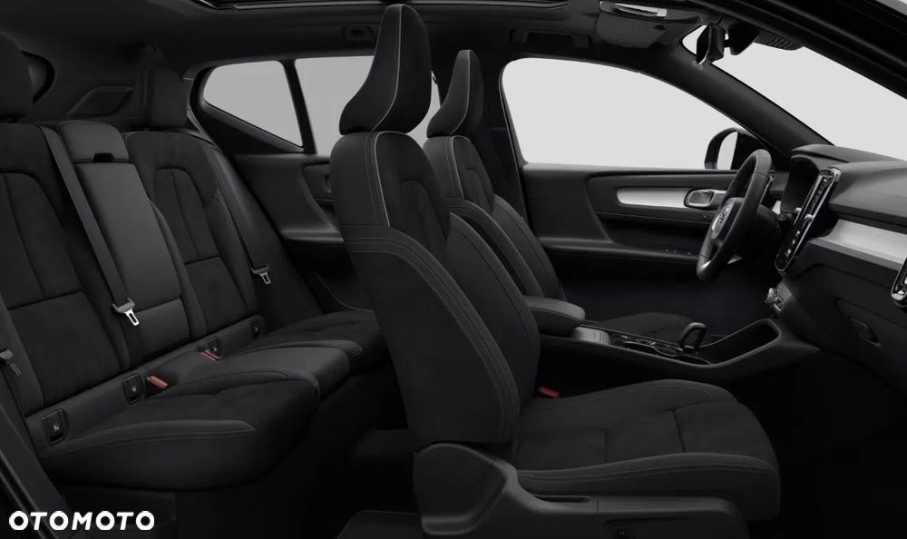 Volvo XC 40 B4 Plus Black Edition - 5