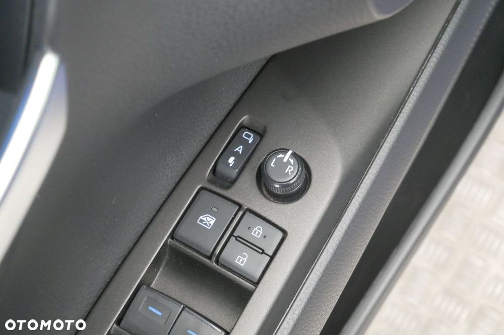 Toyota Camry 2.5 Hybrid Comfort CVT - 28