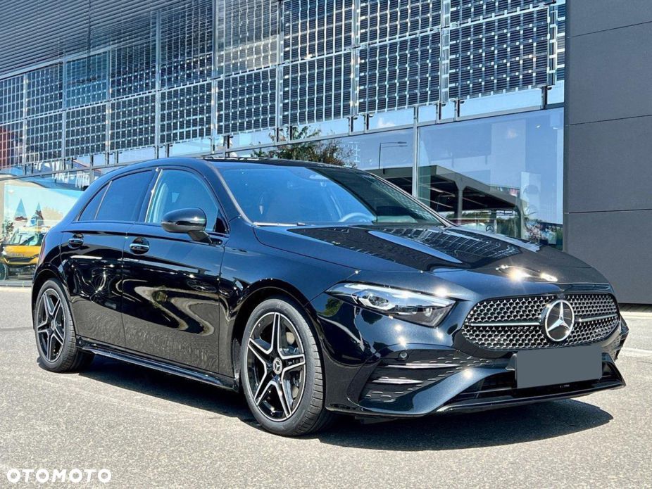 Mercedes-Benz Klasa A 200 AMG Line 7G-DCT - 3