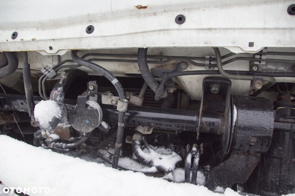 Auto na części - Fuso Canter 9C18 3.0 D 175 KM 4P10 Duonic 2020R Silnik Skrzynia Drzwi Lampa Lusterko Klamka Szyba Owiewka Osłona Kontener Zabudowa Deska Kokpit Sterownik Moduł Czujnik Licznik Panel - 17