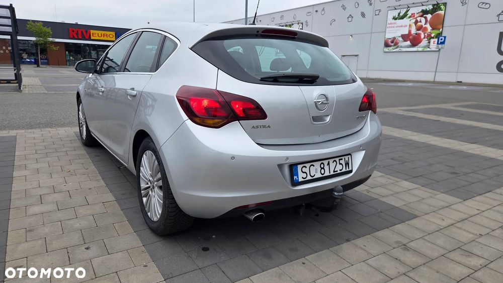 Opel Astra 1.4 T Cosmo - 11