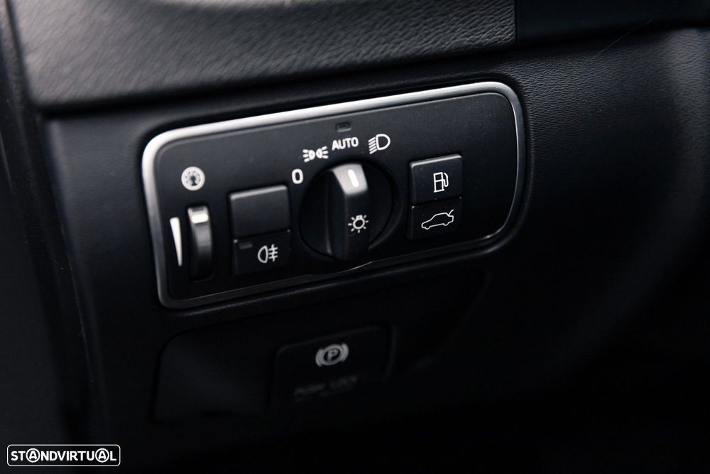 Volvo V60 2.4 D6 Momentum AWD Phev - 27