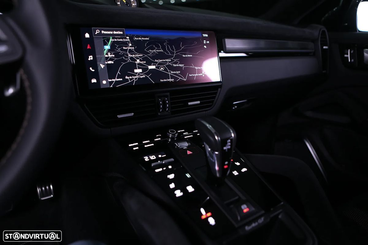 Porsche Cayenne Turbo GT - 35