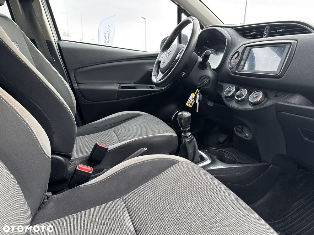 Toyota Yaris - 10