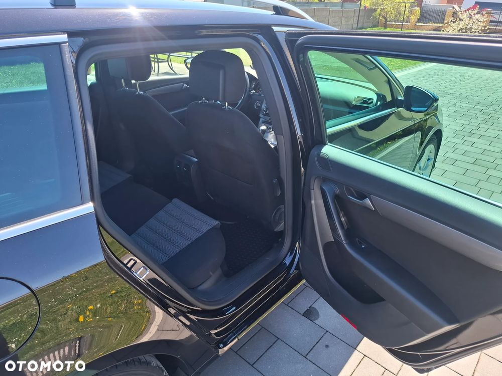 Volkswagen Passat - 21