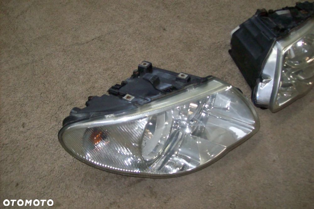 LAMPY PRZEDNIE LEWA I PRAWA CHRYSLER GRAN VOJAGER 4 LIFT ROK 04/07 EUROPA - 3