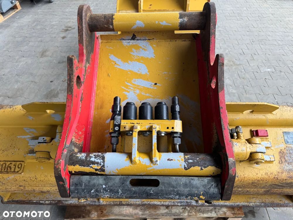 OilQuick Skarpówka uchylna o szerokości 200 mm - 3