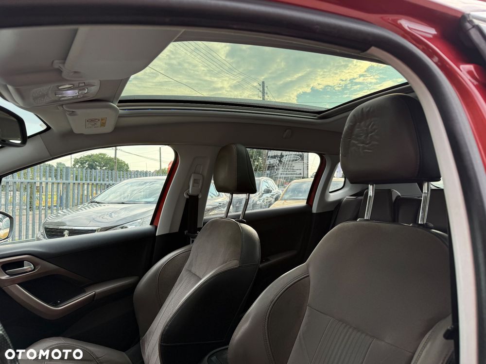 Peugeot 2008 1.6 e-HDi Allure S&S - 24
