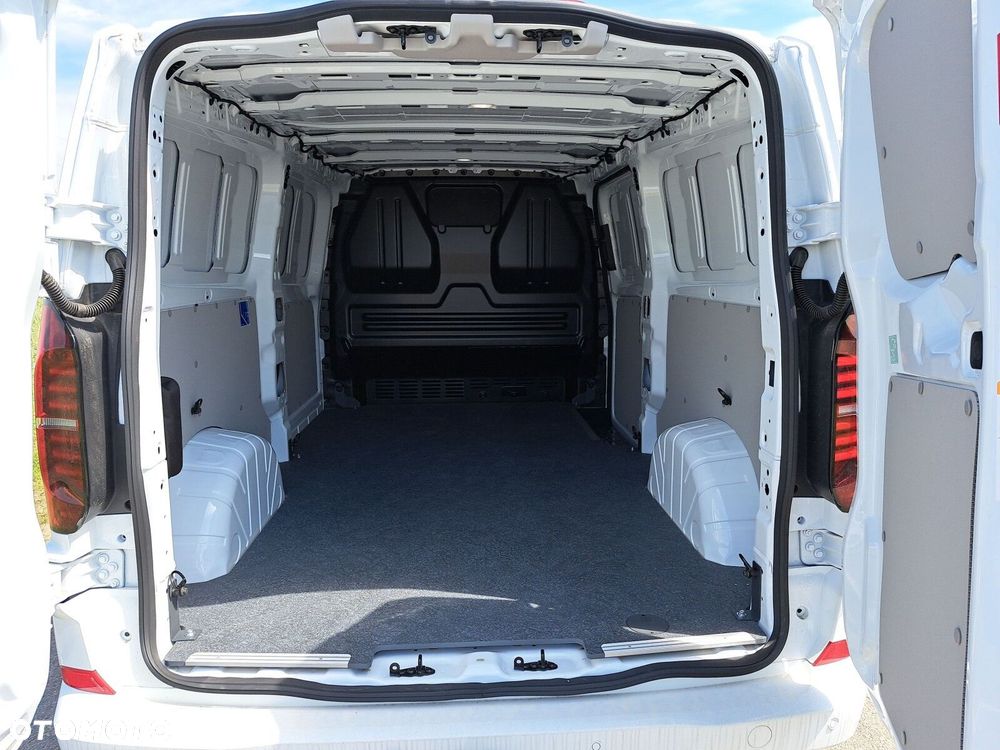 Volkswagen Transporter Furgon L2 TDI automat / leasing 104,9% - 18