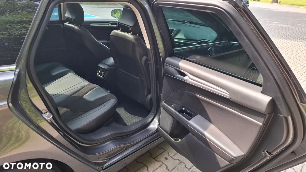 Ford Mondeo 2.0 TDCi Titanium PowerShift - 30