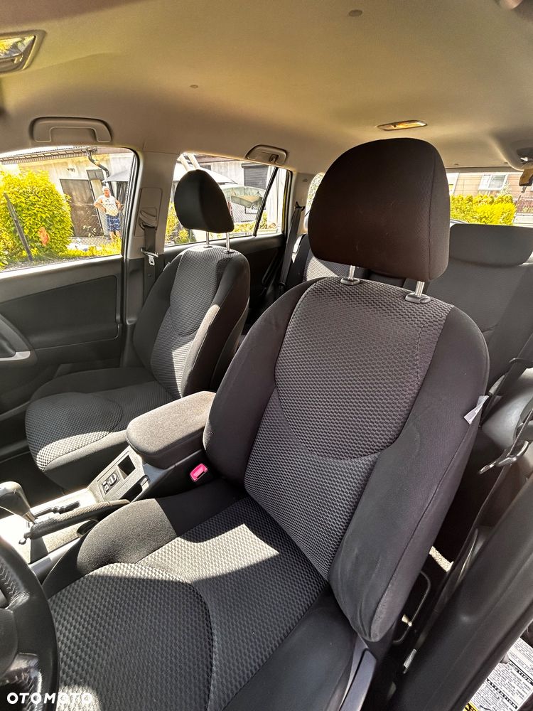 Toyota RAV4 - 8
