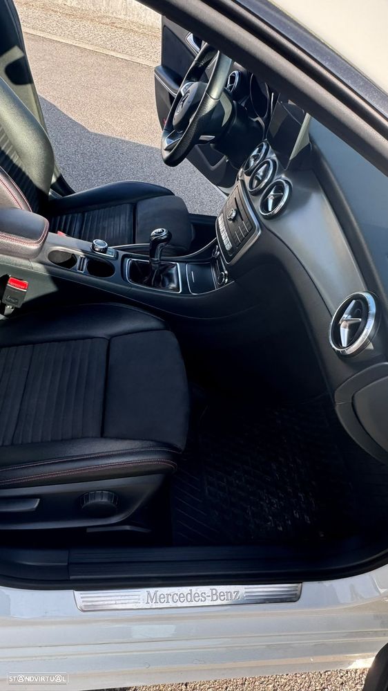 Mercedes-Benz CLA 180 AMG Line - 19