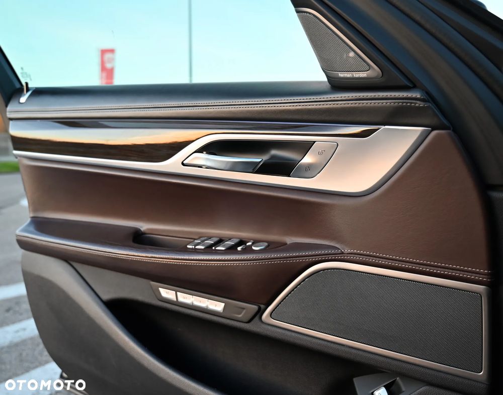 BMW Seria 7 730d xDrive - 28