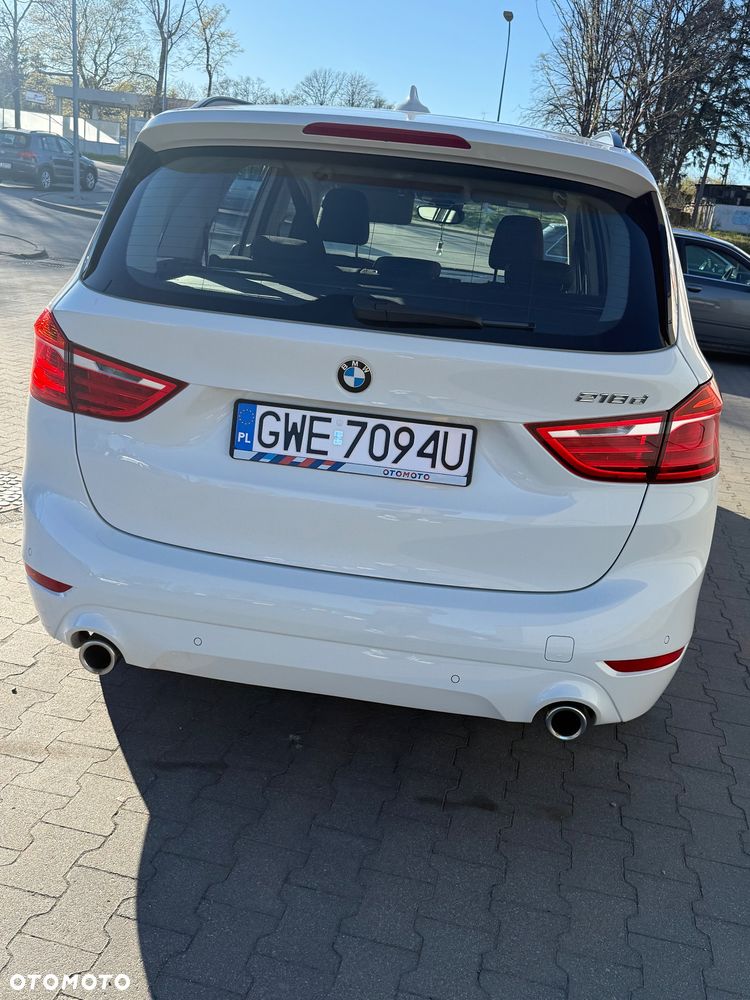 BMW Seria 2 218d - 5