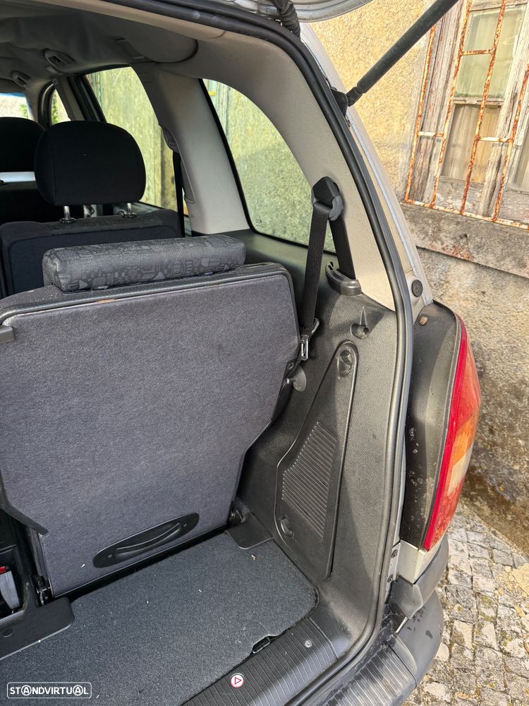 Opel Zafira 2.0 DTi Comfort - 24