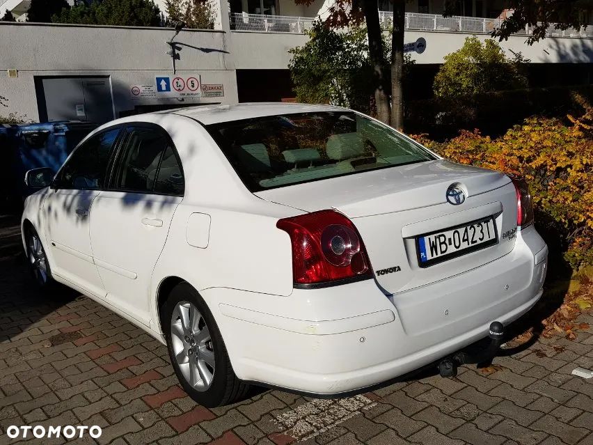 Toyota Avensis 2.2 D-4D Sol - 4