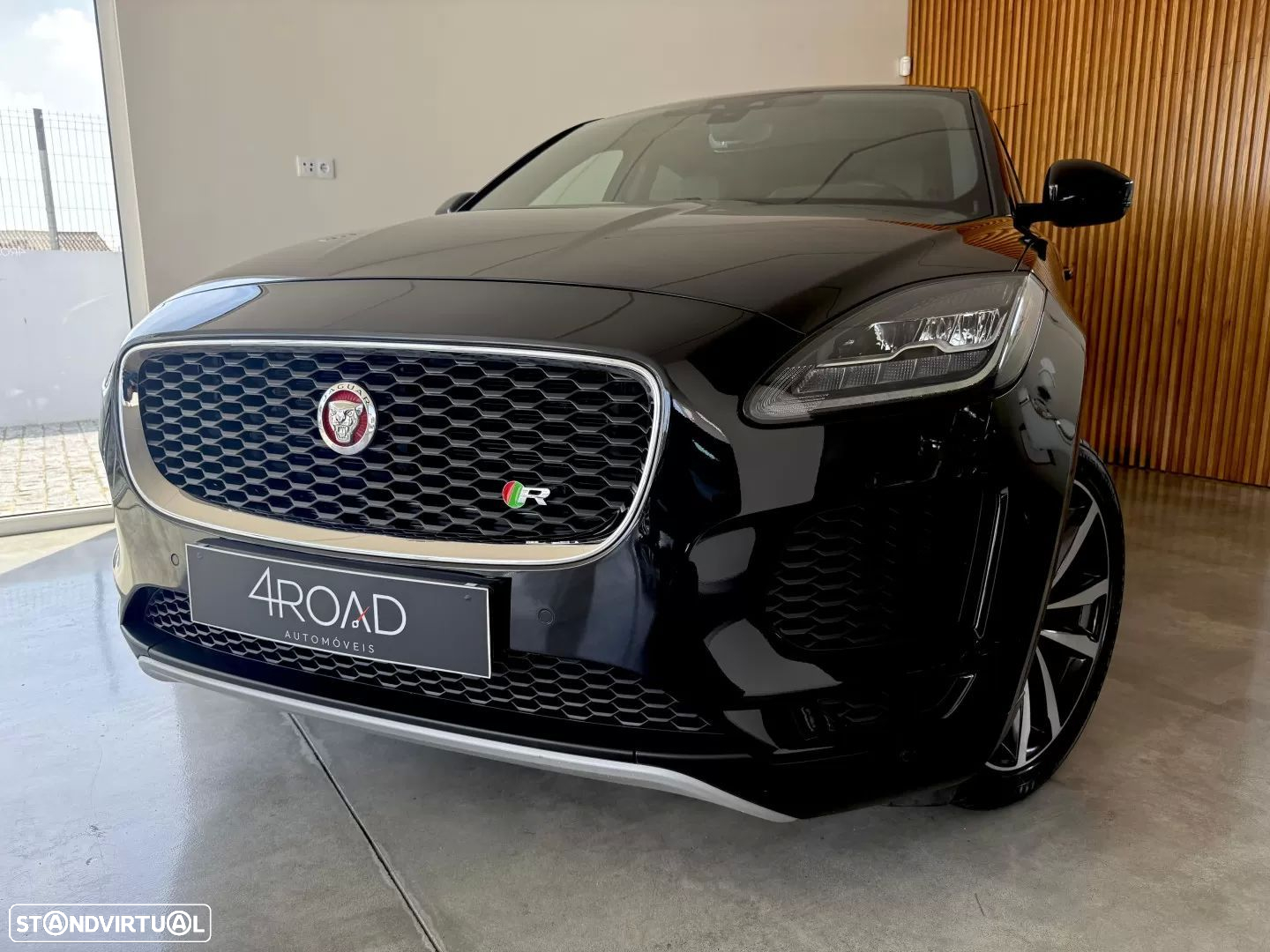 Jaguar E-Pace 2.0 i4D R-Dynamic SE - 2