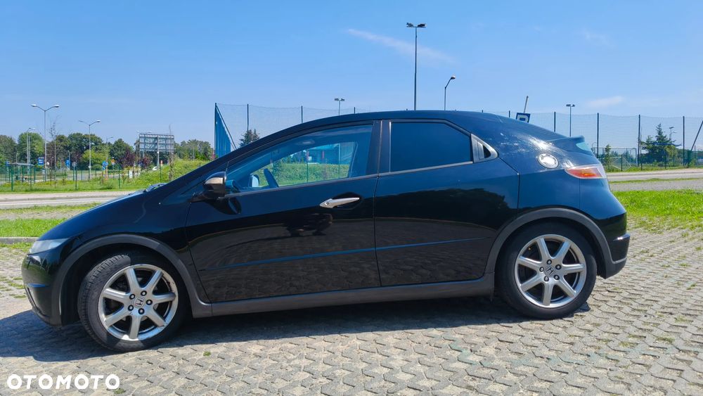 Honda Civic 1.8 Executive - 3