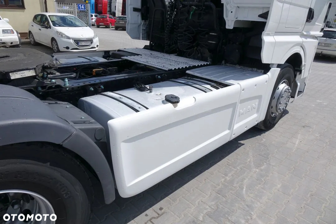 MAN TGX 18.510 4X2 LL SA / XLX / NOWY MODEL / STANDARD / E6 / AUTOMAT / RETARDER / 2 ZBIORNIKI / LODÓWKA / NAWIGACJA GPS - 17
