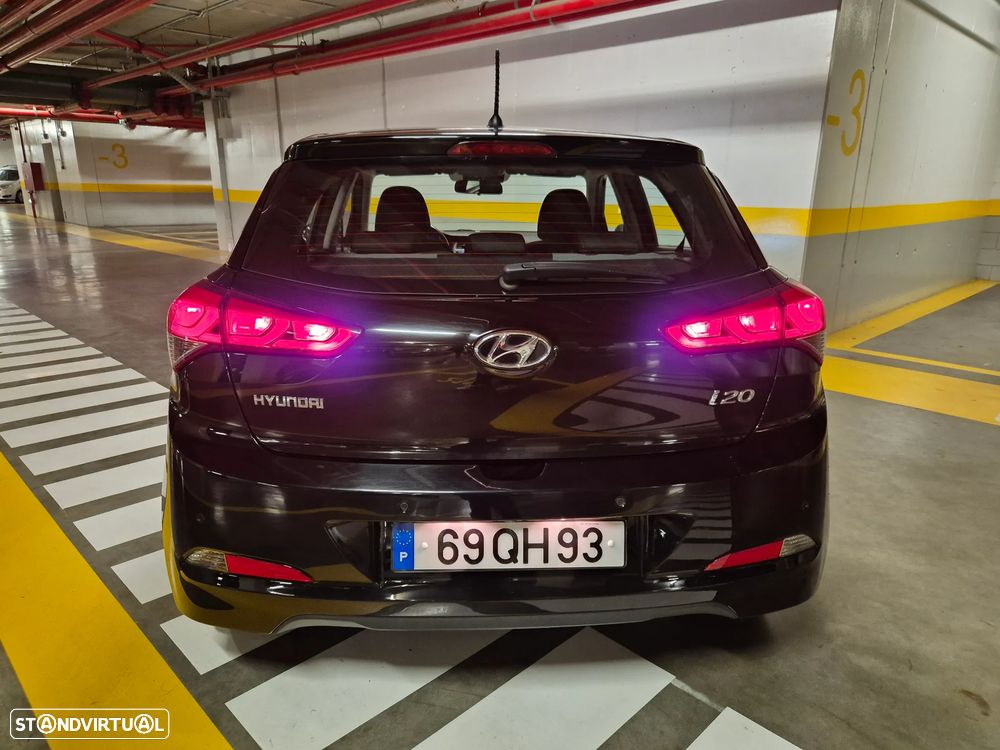 Hyundai i20 1.1 CRDi Blue Access+Bluetooth - 15