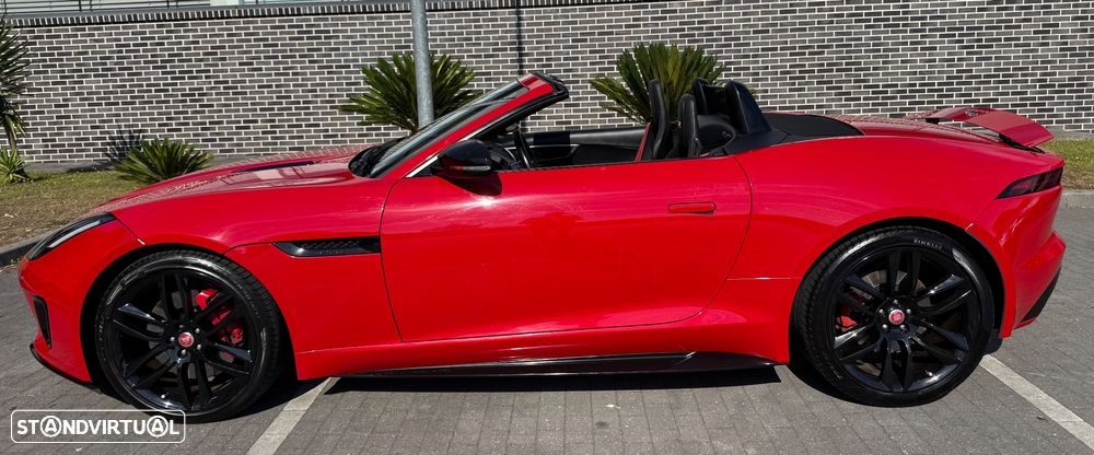 Jaguar F-Type 2.0 i4 R-Dynamic Black — fotografia 4